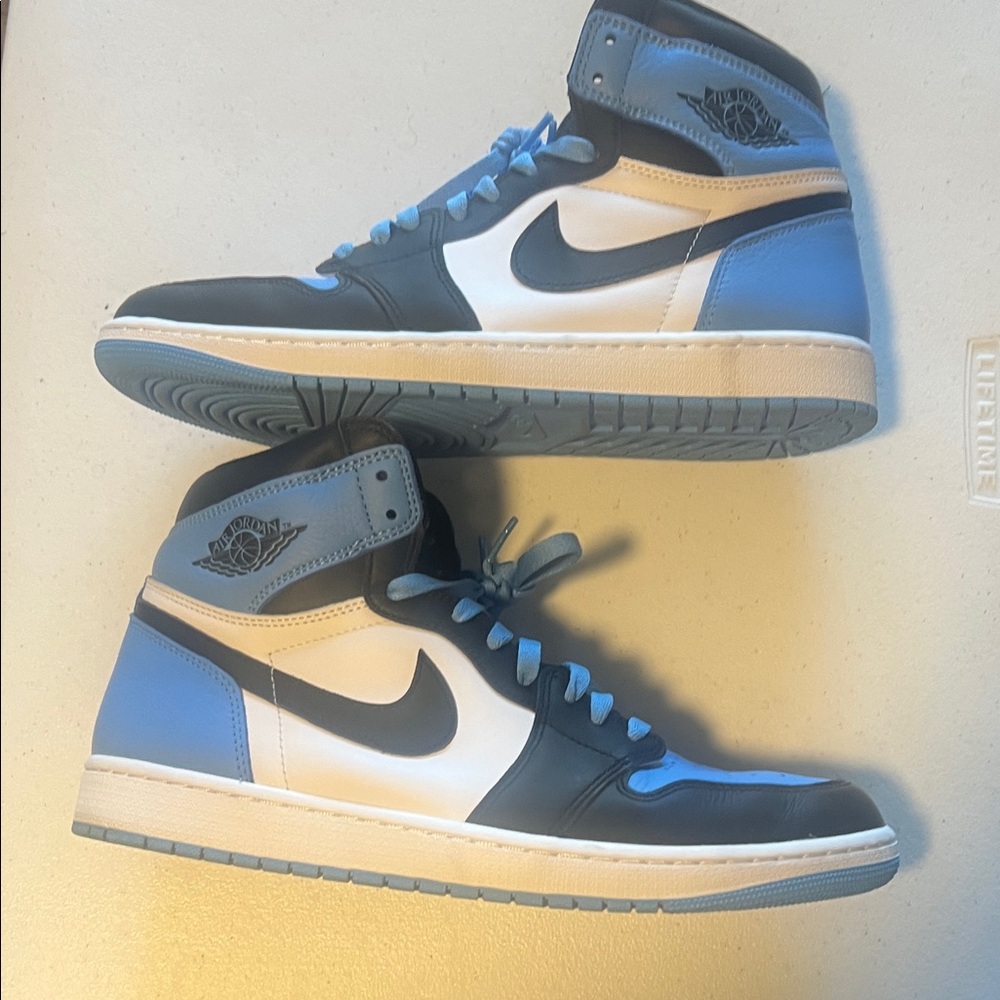 Jordan Retro 1 UNC - Picture 2 of 6